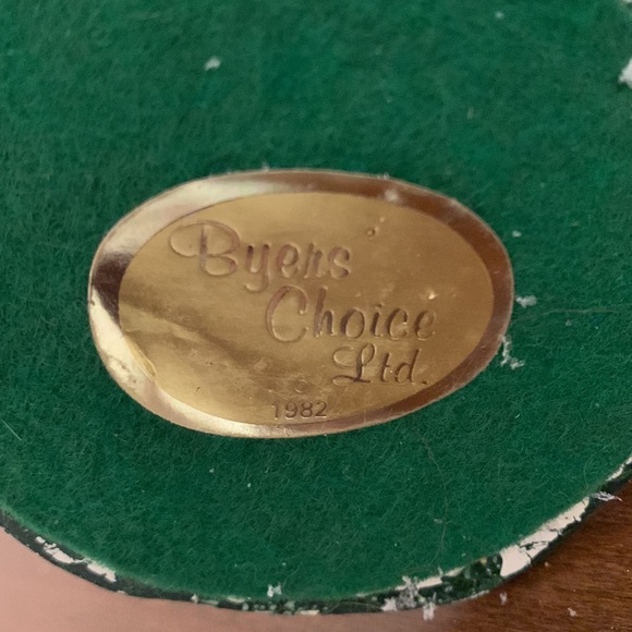 "THE CAROLERS"  SINGING MAN FIGURE 1982 - BUYERS CHOICE - Picture 8 of 10